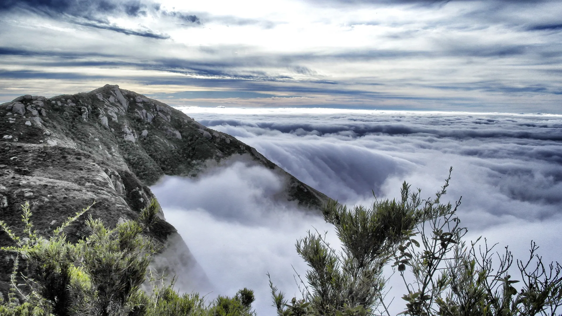 Mar de nuvens visto da Travessia Petrópolis x Teresópolis