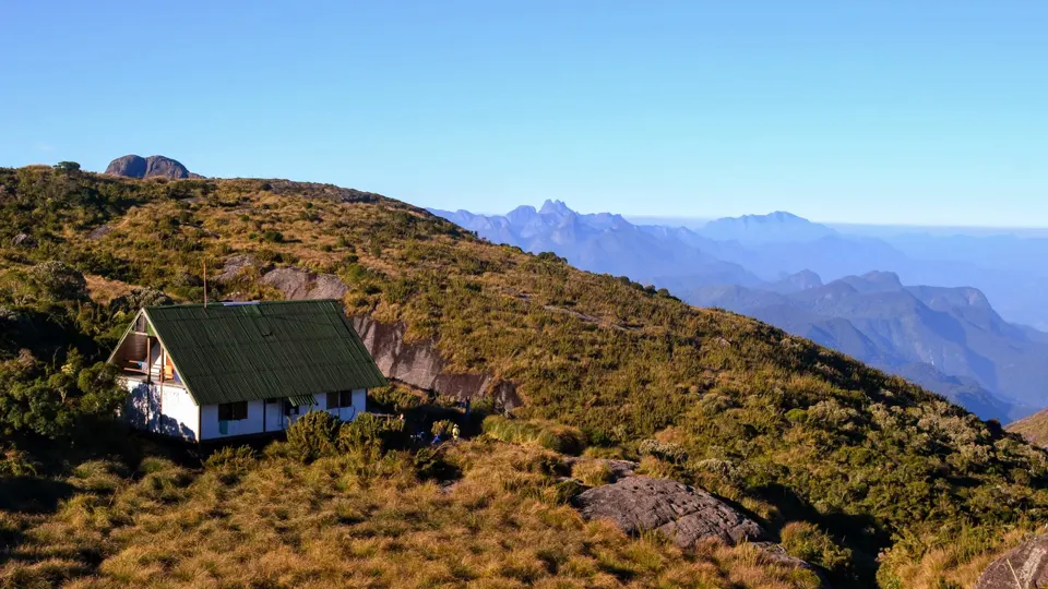 Abrigo do Açu nos campos de altitude da Serra dos Órgãos